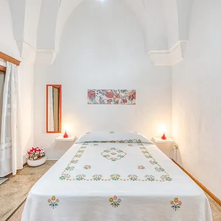 Cod 278 Al Centro Del Paese * Удженто